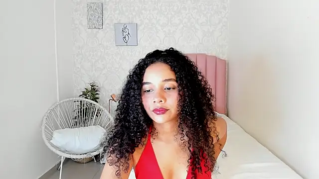 esther sofia online show from April 30, 2026, 8:04 pm