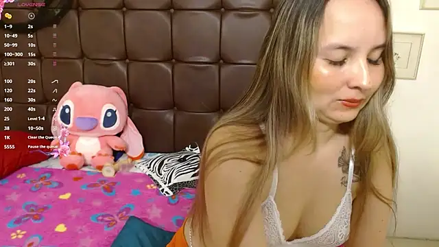 juliana soto1 online show from October 23, 2025, 12:04 pm