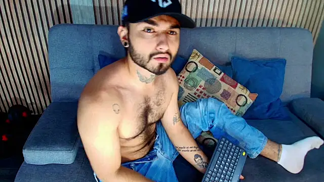 AntoineMoretti online show from September 16, 2025, 7:48 pm