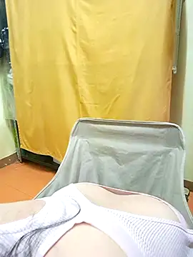 hotlyn45 online show from October 4, 2025, 5:49 am