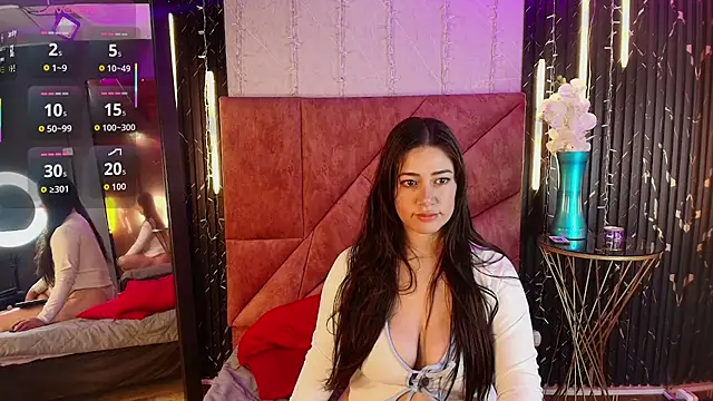 Shalyn Lux online show from December 16, 2025, 1:43 am