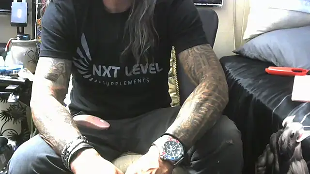 crassanova online show from April 7, 2026, 11:04 pm