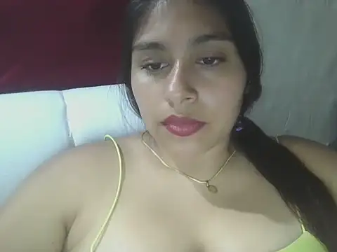 Snapshot of zairabreze chatting on May 7, 2026, 1:33 am zairabreze online show from May 7, 2026, 1:33 am
