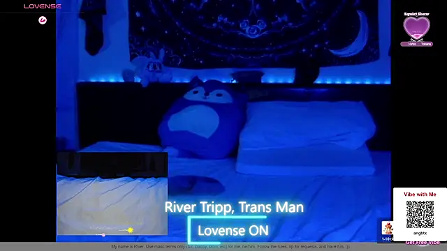 Snapshot of RiverTripp chatting on June 12, 2026, 1:59 am RiverTripp online show from June 12, 2026, 1:59 am