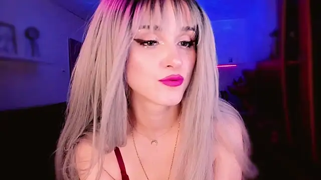 Snapshot of MistressJolie chatting on May 5, 2026, 3:36 am MistressJolie online show from May 5, 2026, 3:36 am