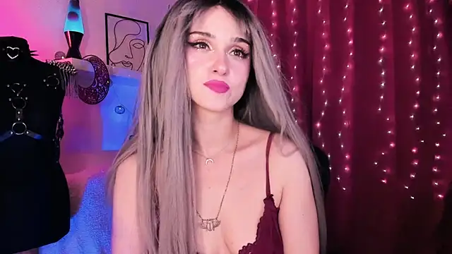 Snapshot of MistressJolie chatting on June 13, 2026, 10:29 pm MistressJolie online show from June 13, 2026, 10:29 pm