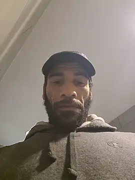 Snapshot of GuyInNY chatting on November 29, 2025, 3:31 am GuyInNY online show from November 29, 2025, 3:31 am