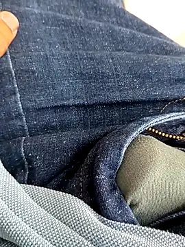 beerant online show from October 6, 2025, 8:23 am