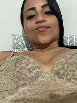 Katianesantos online show from October 11, 2025, 10:08 pm