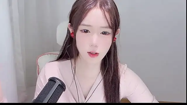 Xiao-runbao online show from October 12, 2025, 10:03 am