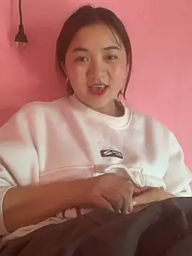 Snapshot of Lonnina chatting on October 2, 2025, 7:48 am Lonnina online show from October 2, 2025, 7:48 am