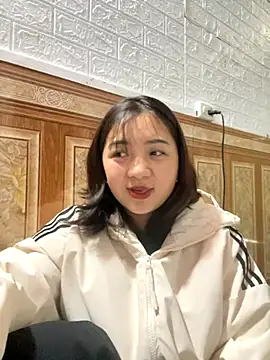 Snapshot of Lonnina chatting on November 1, 2025, 7:32 am Lonnina online show from November 1, 2025, 7:32 am