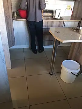 imbadmilktryme online show from April 21, 2026, 7:03 am