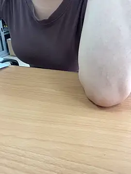 Snapshot of ThuPhuong-Tr chatting on September 24, 2025, 3:54 am ThuPhuong-Tr online show from September 24, 2025, 3:54 am