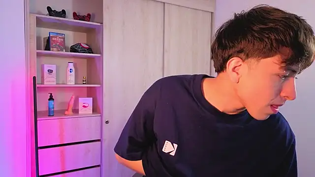 Snapshot of onlinenico chatting on September 22, 2025, 7:05 pm onlinenico online show from September 22, 2025, 7:05 pm