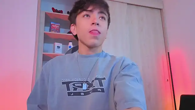 Snapshot of onlinenico chatting on October 18, 2025, 8:09 pm onlinenico online show from October 18, 2025, 8:09 pm