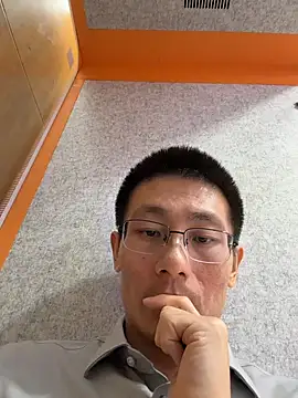 miniyellower online show from February 24, 2026, 5:38 am