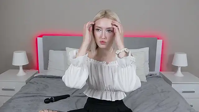 Snapshot of MarianeSun chatting on September 29, 2025, 4:06 am MarianeSun online show from September 29, 2025, 4:06 am