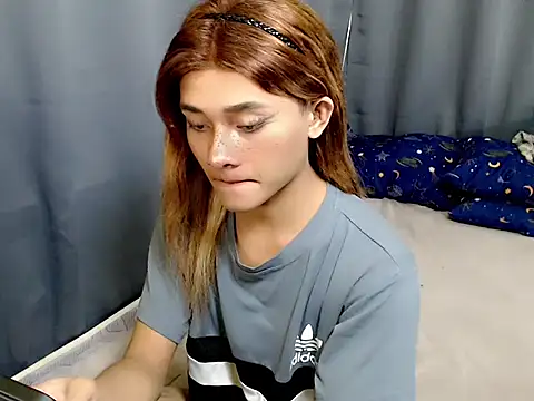 Snapshot of Petite_HugeCock chatting on July 13, 2026, 12:41 pm Petite HugeCock online show from July 13, 2026, 12:41 pm