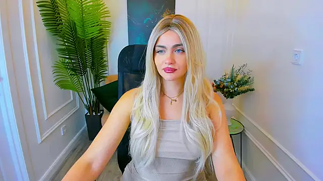 LeslieMineg online show from September 19, 2025, 7:47 pm
