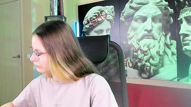 Carrie Rose online show from September 29, 2025, 4:17 am