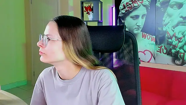 Carrie Rose online show from September 30, 2025, 4:17 am