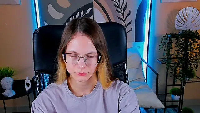 Carrie Rose online show from October 6, 2025, 4:32 am