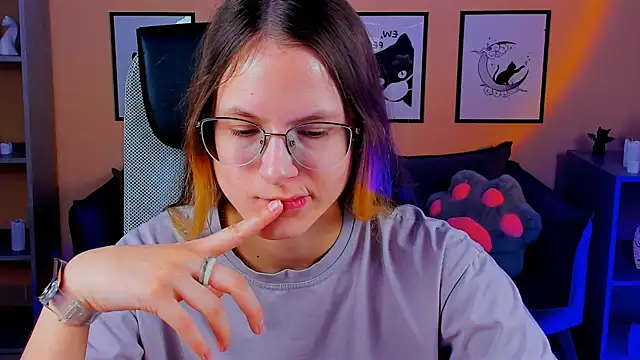 Carrie Rose online show from October 10, 2025, 4:11 am