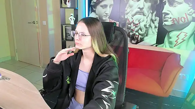 Carrie Rose online show from October 28, 2025, 2:15 am