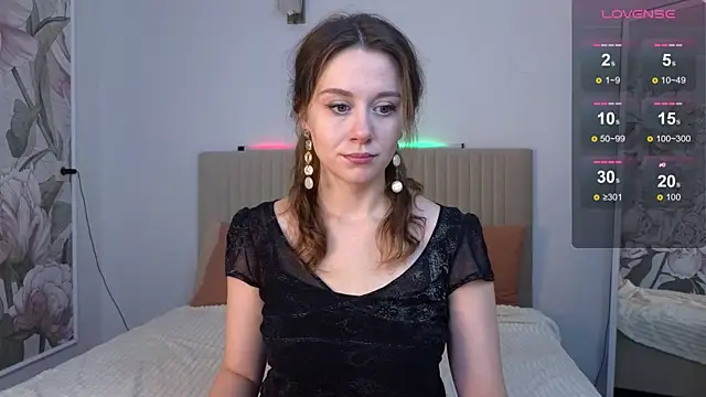 SkyHelen online show from September 26, 2025, 4:38 am