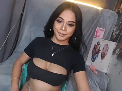 SerenityFoxx online show from November 17, 2025, 3:45 am