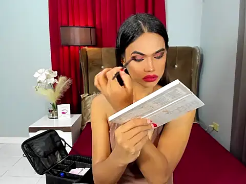 1HotAsianTS online show from December 17, 2025, 12:49 am