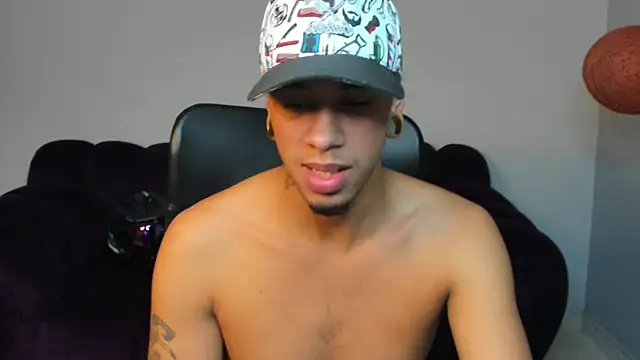 Snapshot of Biker_Seb chatting on November 4, 2025, 5:23 pm Biker Seb online show from November 4, 2025, 5:23 pm