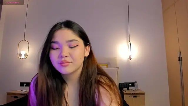 yummmymommy online show from September 26, 2025, 1:26 pm