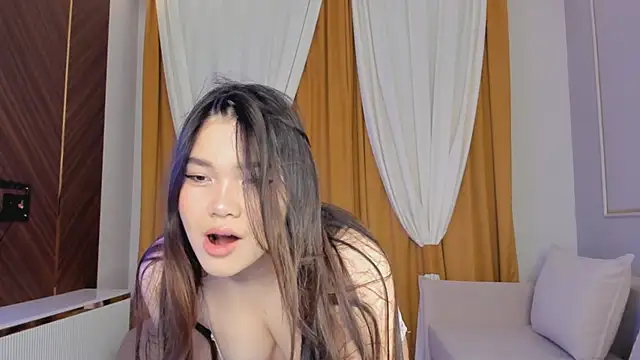 yummmymommy online show from October 2, 2025, 1:18 pm