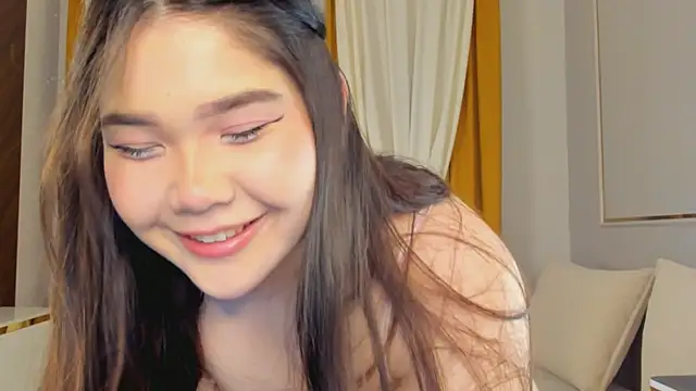 yummmymommy online show from October 4, 2025, 1:53 pm