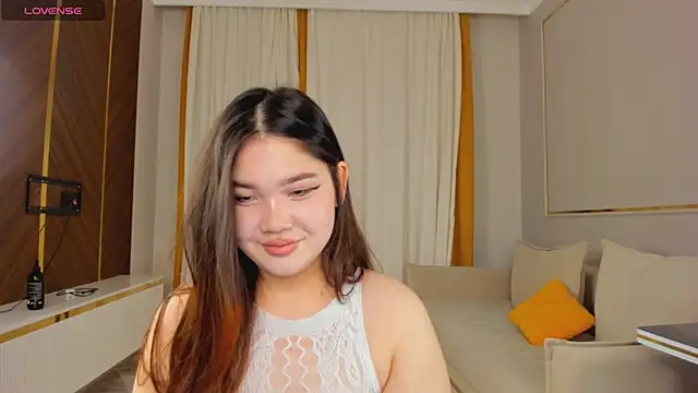 yummmymommy online show from October 10, 2025, 2:38 pm