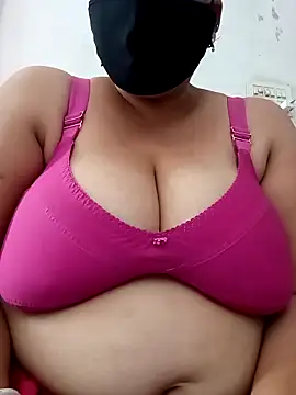 Rakhi sawant143 online show from November 7, 2025, 7:19 am