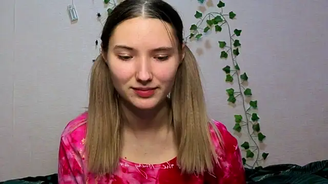  kikiclark   online show from December 14, 2025, 7:18 pm