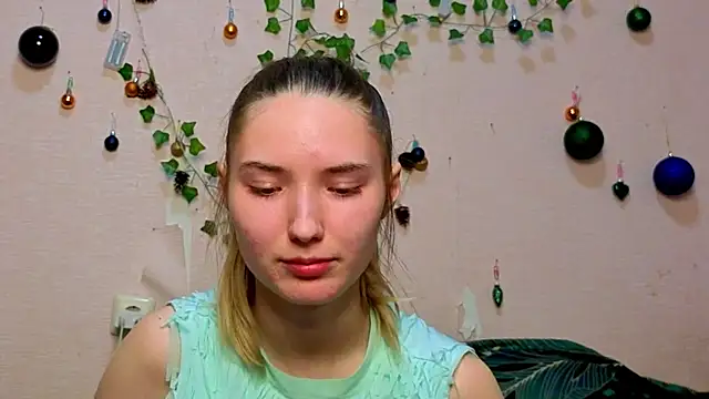 Snapshot of _kikiclark__ chatting on February 15, 2026, 9:00 pm kikiclark online show from February 15, 2026, 9:00 pm