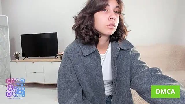 MeiFrock online show from September 25, 2025, 4:43 pm