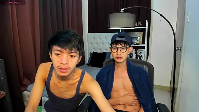 xxxhugecocktwinkxxx online show from October 2, 2025, 6:04 pm