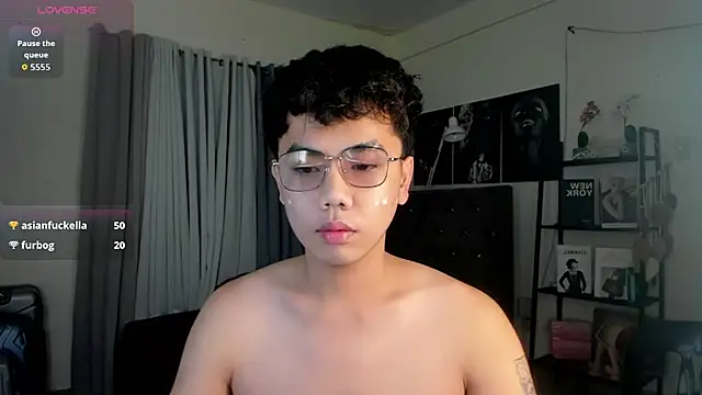 Snapshot of mightyhotcock chatting on September 17, 2025, 8:49 am mightyhotcock online show from September 17, 2025, 8:49 am