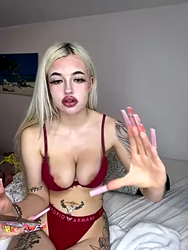 Steffi Snowbunny online show from October 13, 2025, 3:23 pm