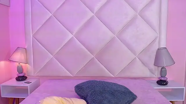 Snapshot of Miaa_Smithh__ chatting on October 23, 2025, 11:31 am Miaa Smithh online show from October 23, 2025, 11:31 am