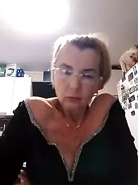 VasylynaLove421 online show from September 9, 2025, 5:45 pm