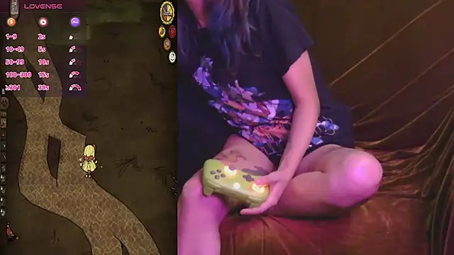 mmmminaDarling online show from April 15, 2026, 5:36 am