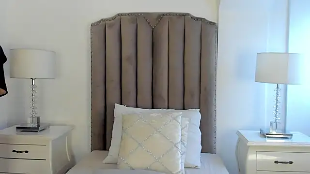 NebulaSin online show from November 27, 2025, 1:02 pm