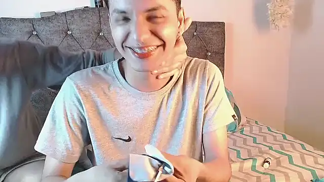 logan willyams  online show from October 13, 2025, 10:54 pm