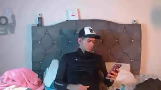 logan willyams  online show from October 17, 2025, 7:49 pm